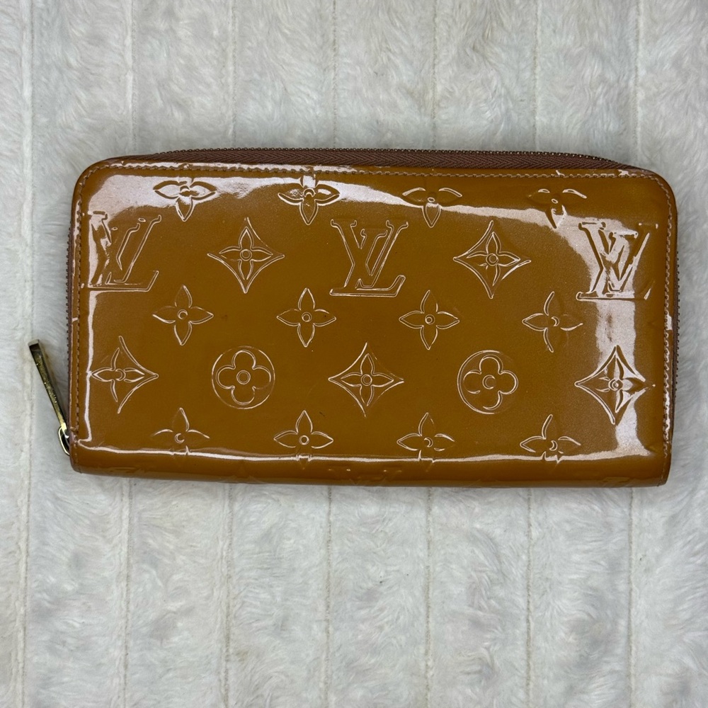 LOUIS VUITTON VERNIS WALLET